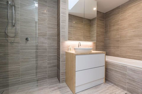 Nobbs Â· Executive 2 Storey Sydney Apartment With Pool - Accommodation Asia 10