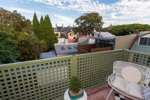 Nobbs Â· Executive 2 Storey Sydney Apartment With Pool - Accommodation Asia 16