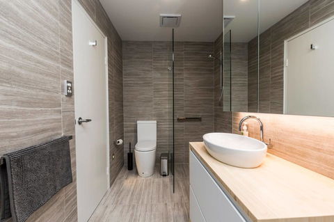 Nobbs Â· Executive 2 Storey Sydney Apartment With Pool - Accommodation Asia 9