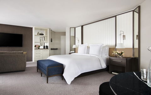 Four Seasons Hotel Sydney - Accommodation Guide 2