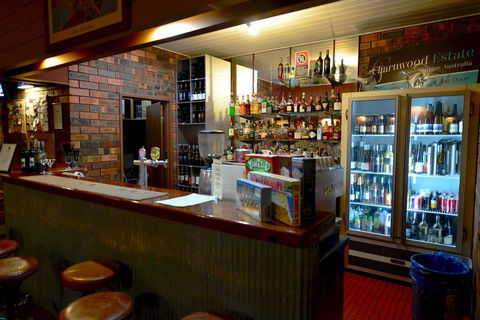 Winning Post Motor Inn - Accommodation Asia 18