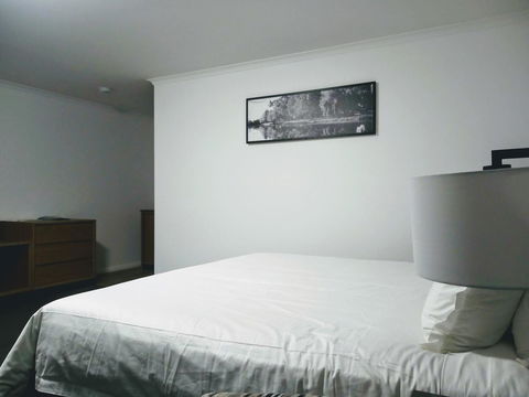 Winning Post Motor Inn - Accommodation Asia 4