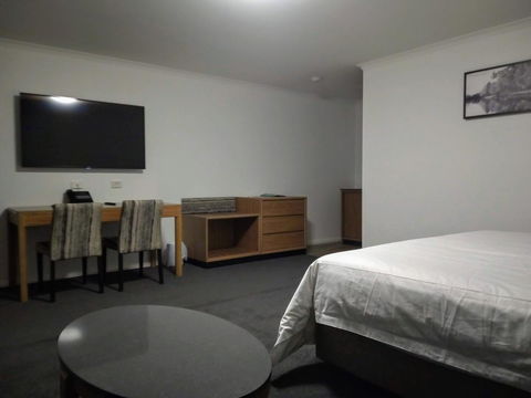 Winning Post Motor Inn - Accommodation Asia 7