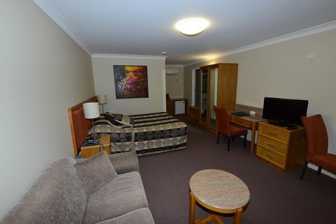 Winning Post Motor Inn - Accommodation Asia 21