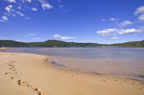 BookerBay Retreat! - Accommodation Asia 0