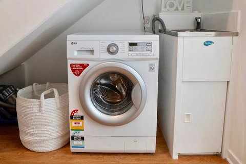 Hastings By The Sea - Accommodation Guide 7