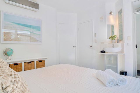 Hastings By The Sea - Accommodation Guide 3