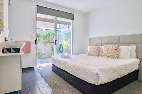 Hastings By The Sea - Accommodation Guide 2