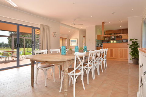 JE Guesthouse, Central To All The Hunter Valley Has To Offer - Accommodation Asia 0
