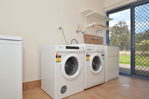 JE Guesthouse, Central To All The Hunter Valley Has To Offer - Accommodation Asia 38
