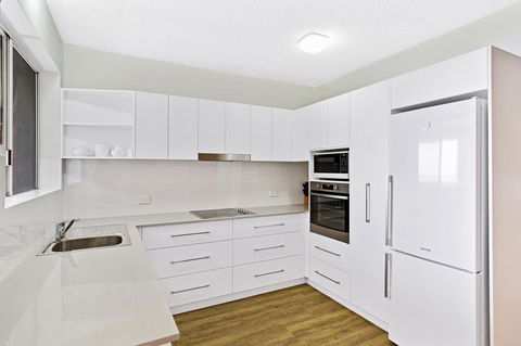 Victoria Parade, Kiah, Unit 10, 53 - Accommodation Asia 4