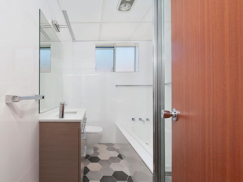 Victoria Parade, Kiah, Unit 10, 53 - Accommodation Asia 11