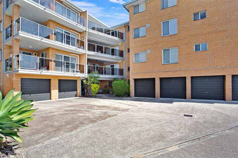 Victoria Parade, Kiah, Unit 10, 53 - Accommodation Asia 12