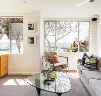 Waterfront Apartment Brimming with Inspirational Artwork - Accommodation Guide
