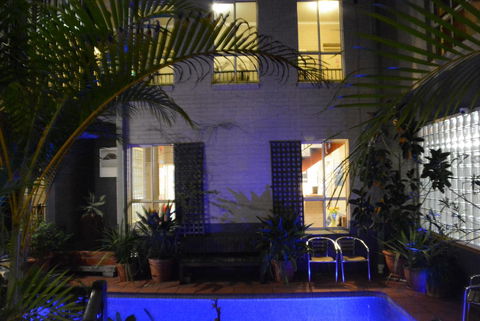 Newtown Backpackers - Accommodation Asia 21