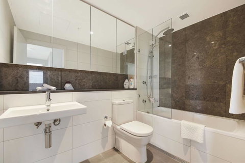 Stunning Sunset Water View 2BEDs On High Rises - Accommodation Guide 10