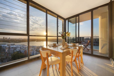 Stunning Sunset Water View 2BEDs On High Rises - Accommodation Guide 0