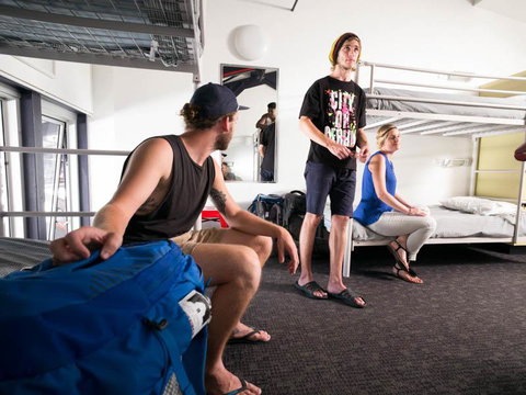 Railway Square YHA - Accommodation Guide 1