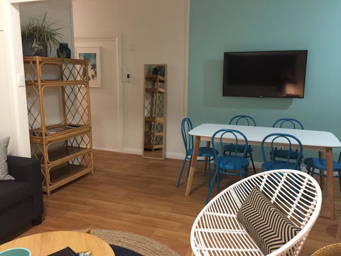 Hibiscus Motel - Accommodation Guide 28