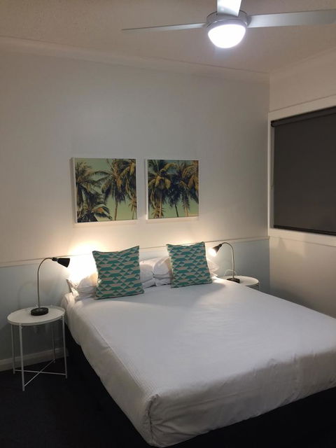Hibiscus Motel - Accommodation Guide 9