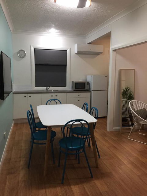 Hibiscus Motel - Accommodation Guide 23