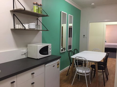 Hibiscus Motel - Accommodation Guide 19