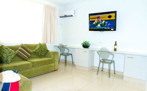 Hibiscus Motel - Accommodation Guide 14