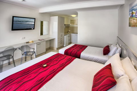 Hibiscus Motel - Accommodation Guide 0