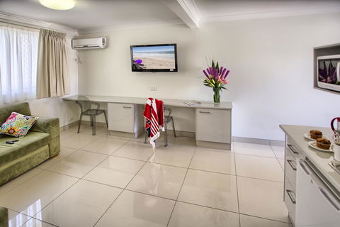 Hibiscus Motel - Accommodation Guide 33