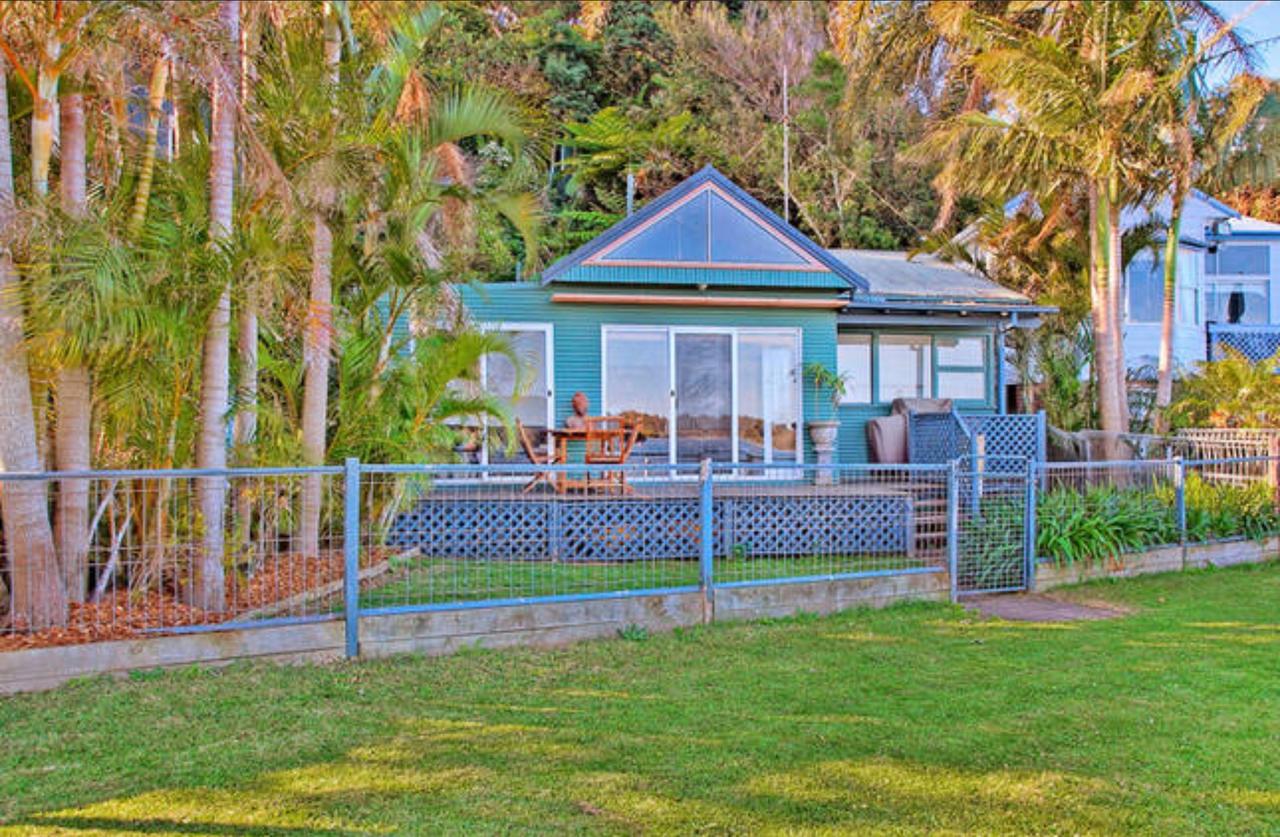 Belmont South NSW Accommodation Asia
