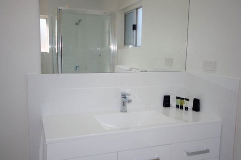Quality Inn Ashby House Tamworth - Accommodation Asia 21