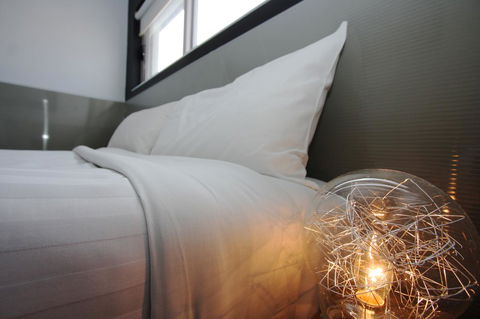 Honeysuckle Executive Apartments - Accommodation Asia 23
