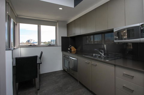 Honeysuckle Executive Apartments - Accommodation Asia 21
