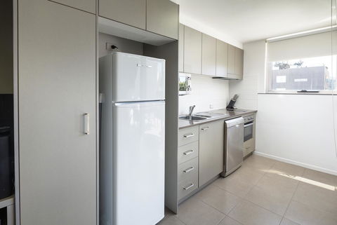 Honeysuckle Executive Apartments - Accommodation Asia 5