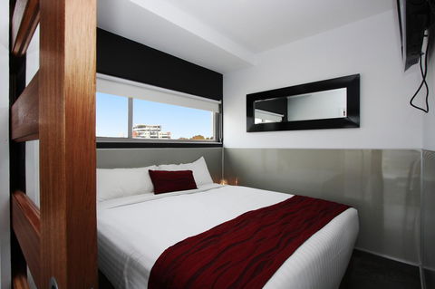 Honeysuckle Executive Apartments - Accommodation Asia 34