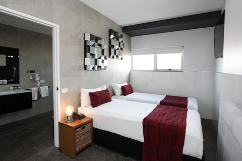 Honeysuckle Executive Apartments - Accommodation Asia 2