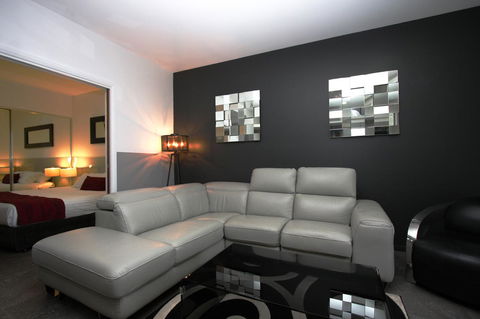Honeysuckle Executive Apartments - Accommodation Asia 9