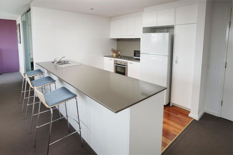 Honeysuckle Executive Apartments - Accommodation Asia 42
