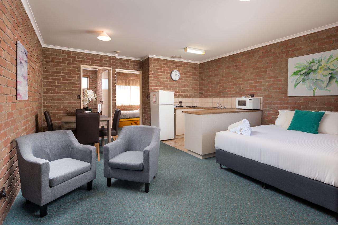 Balldale NSW Accommodation Asia