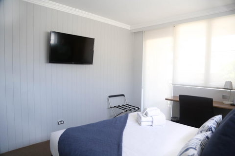 The Blenheim - Accommodation Guide 1