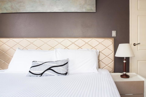 Seasons Harbour Plaza - Accommodation Guide 10