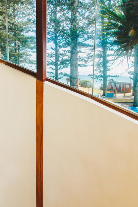 Beach Hotel Resort - Accommodation Guide 34