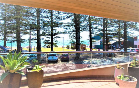 Beach Hotel Resort - Accommodation Guide 19