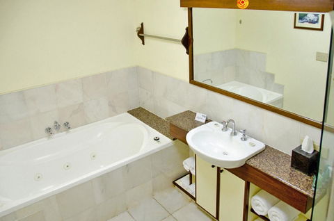 Beach Hotel Resort - Accommodation Guide 39