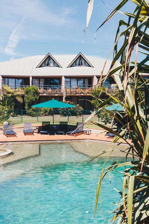 Beach Hotel Resort - Accommodation Guide 43