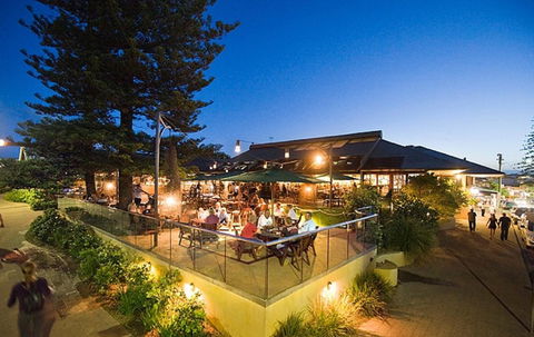 Beach Hotel Resort - Accommodation Guide 26