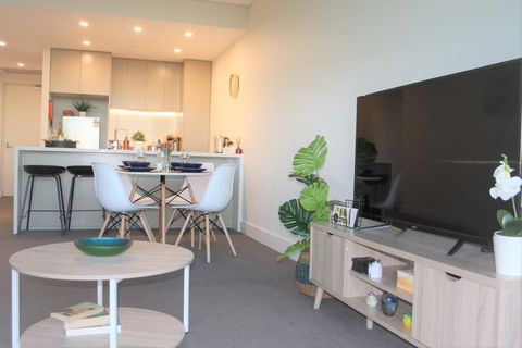 Stunning Views Sydney Olympic Park - Accommodation China 4