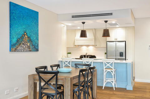 Belle Vue- Penthouse At Black Beach - Accommodation Asia 7