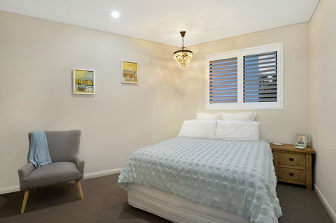Belle Vue- Penthouse At Black Beach - Accommodation Asia 12