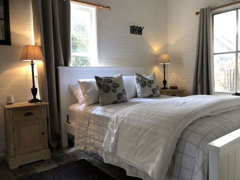 Arcadia - The Barn Cottage & Rosehill Cottage - Accommodation Asia 3